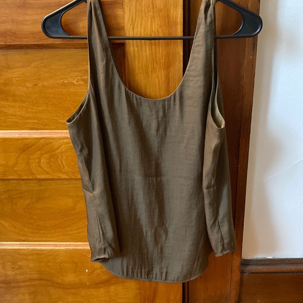 Banana republic brown flowy tank